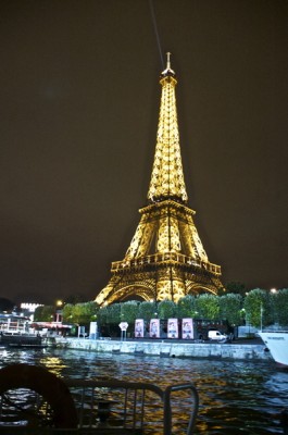 Stillwell_Paris_Eiffel_Tower_Batobus