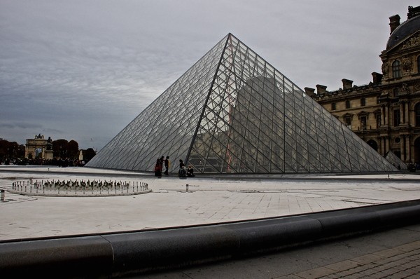 Stillwell_Paris_Empty_Refecting_Pools_Pyramid_Louvre_3