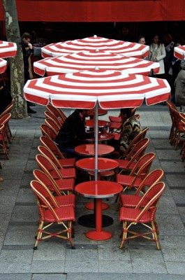 Stillwell_Paris_Red_Tables_Umbrellas_Cafe_2